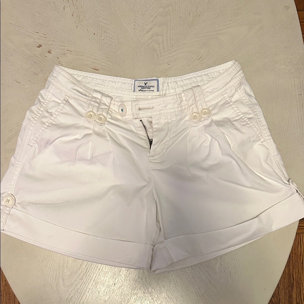 American Eagle White Women's Shorts